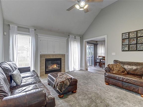 4th image of 1817 NW Rosewood Dr