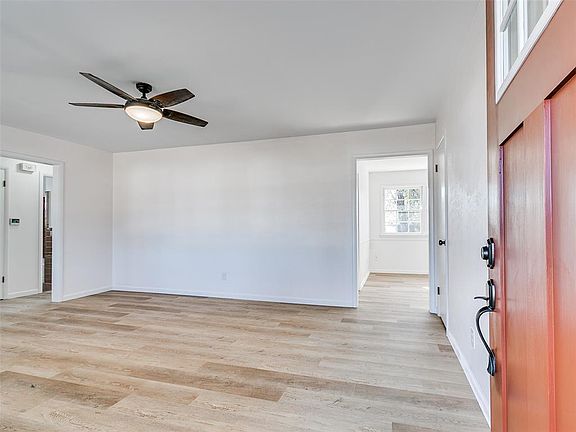 4th image of 2720 Northampton Pl