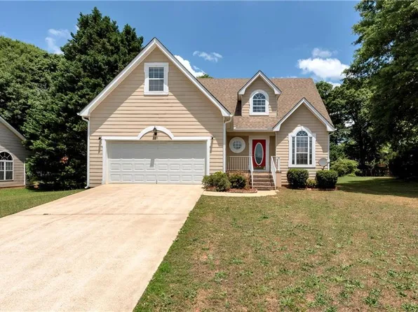 381 Arrowhatchee Dr, Winder, GA 30680