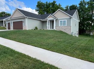 539 Greenway Point Dr, Janesville, WI 53548