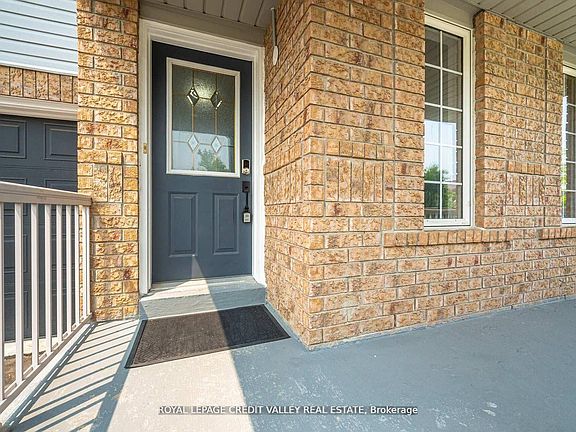 5th image of 12 Greenhalf Dr