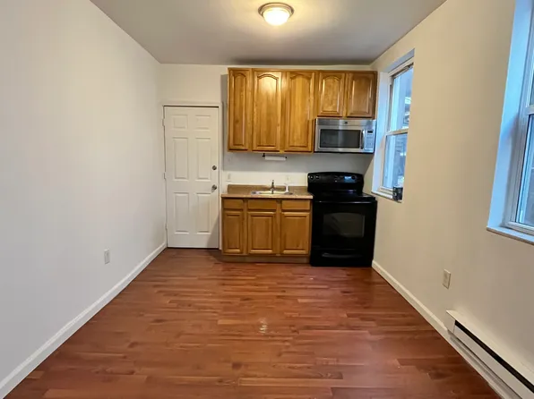 1444 S 7th St, Philadelphia, PA 19147