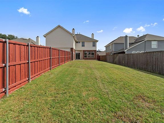 2nd image of 2870 Hilldale Dr