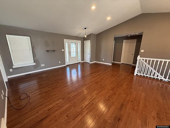3rd image of 204 24th St