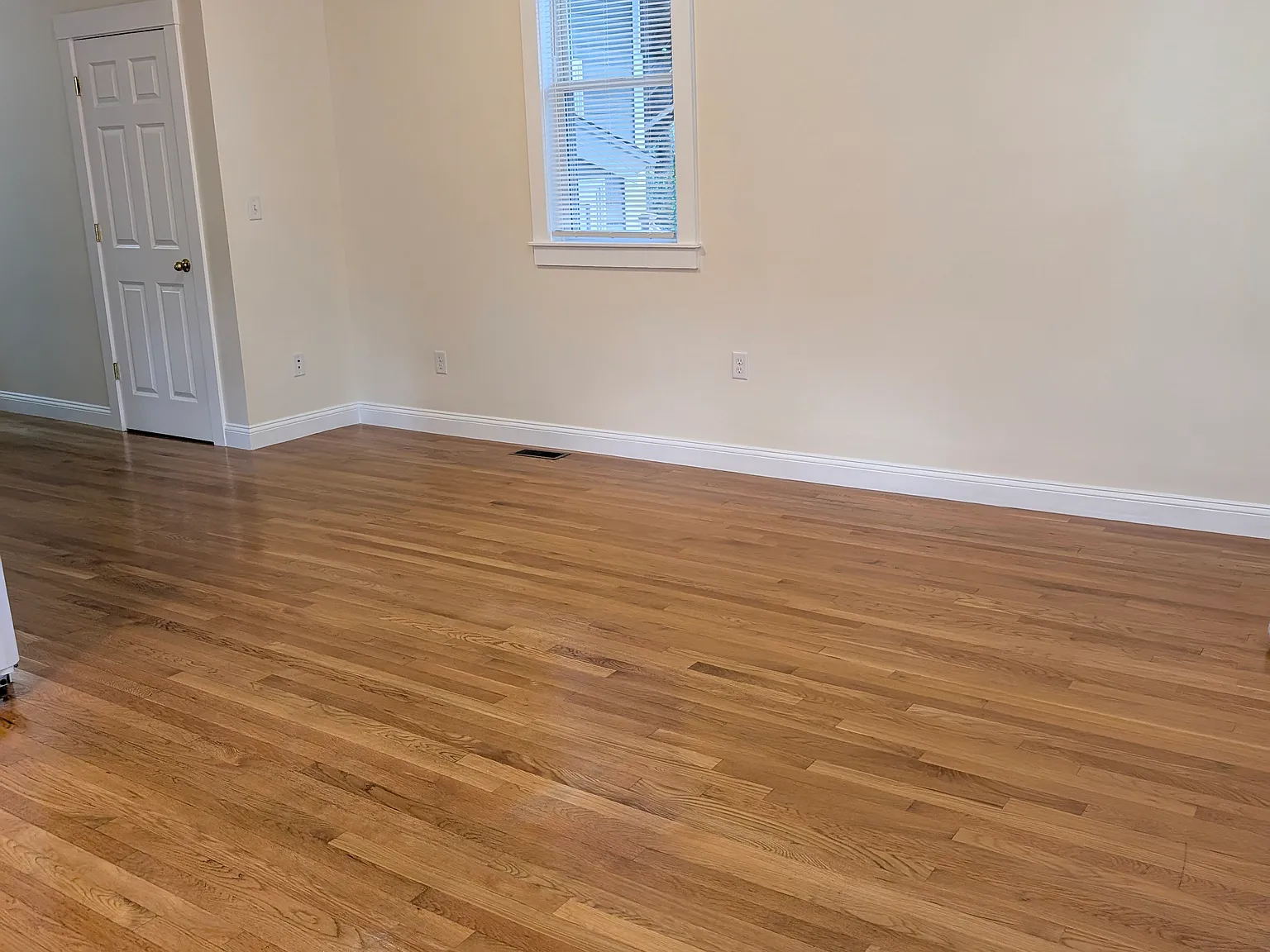 2 bed, 790 sqft, $2,250 — Photo 2