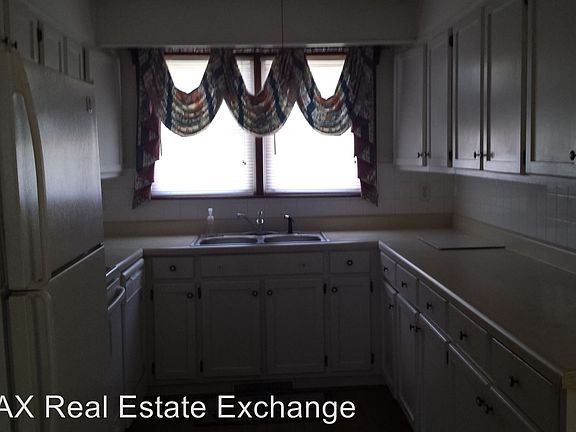 4th image of 521 E 16th St