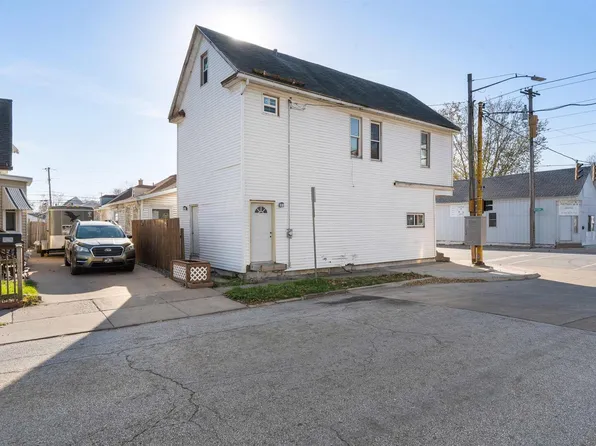 627 N Division St, Davenport, IA 52802
