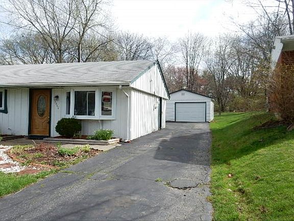 3rd image of 3977 Woodsong Dr