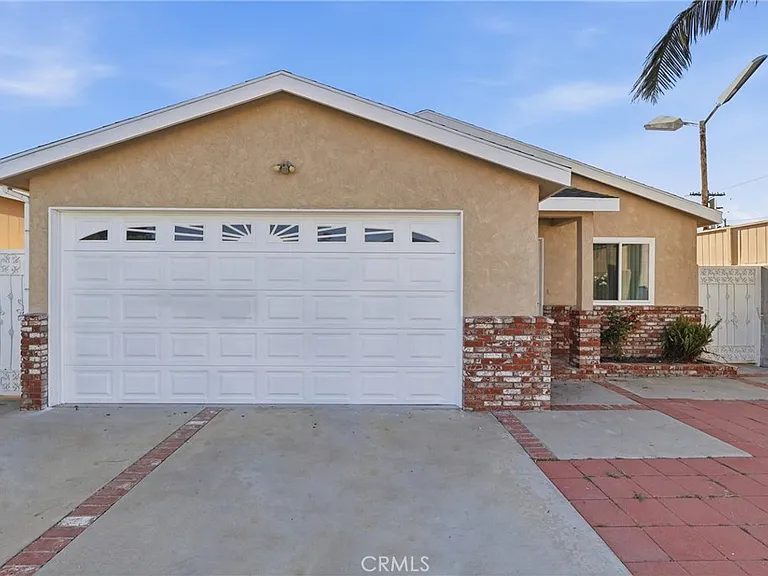 2211 Barbour Ct — Photo 3