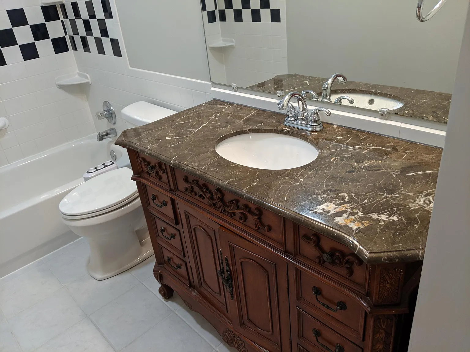 2 bed, 1009 sqft, $1,375 — Photo 4