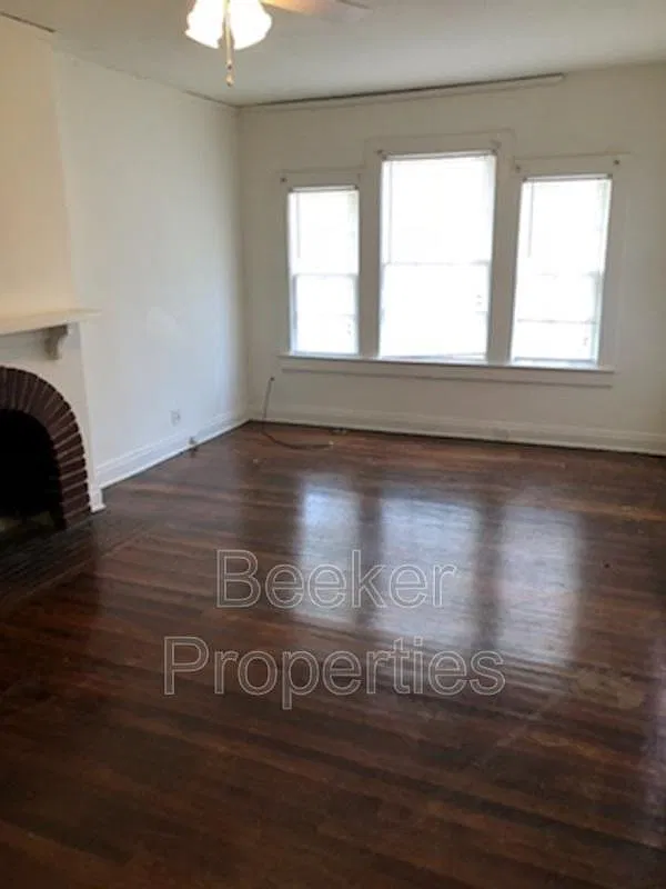 2 bed, 1.0 bath, 1200 sqft, $1,550 — Photo 3