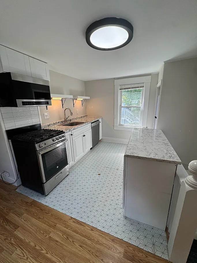 514 Amherst Street - 2 — Photo 1
