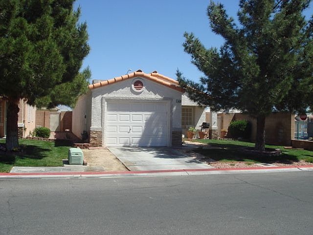 Great Home ....Like New!
