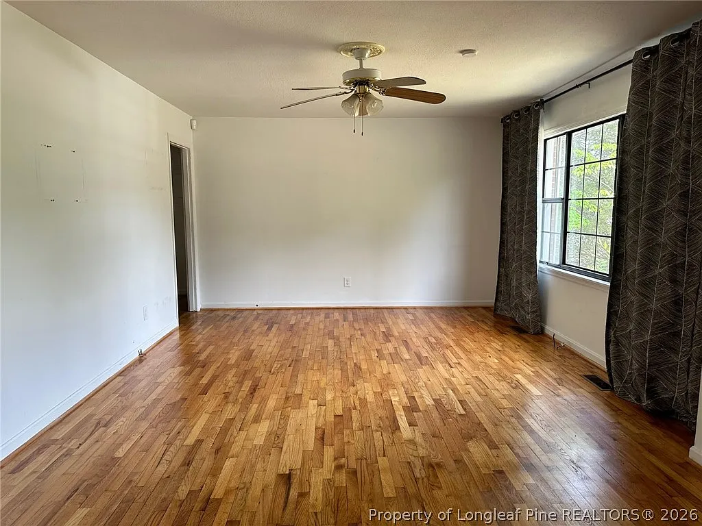 3 bed, 1.0 bath, 1178 sqft, $1,400 — Photo 2