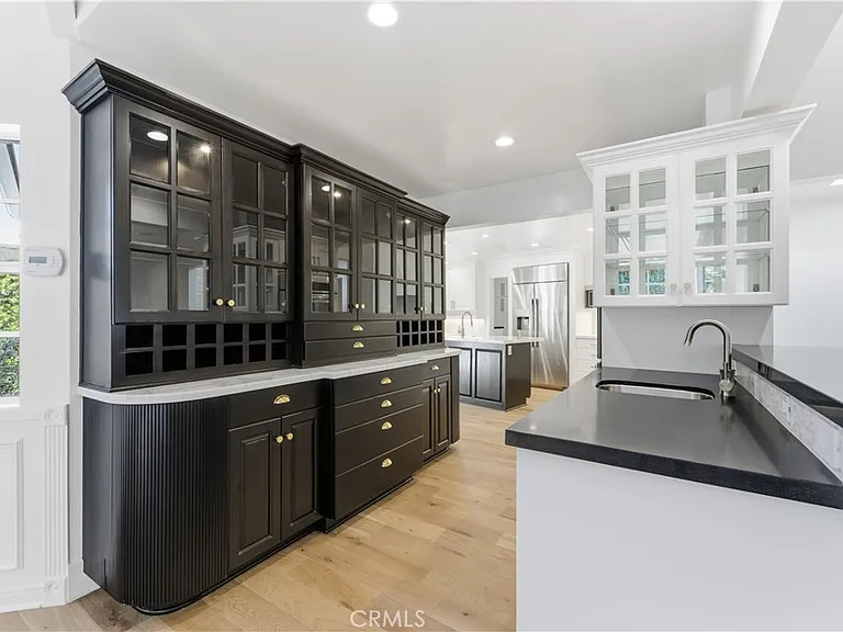 515 Kings Pl — Photo 8