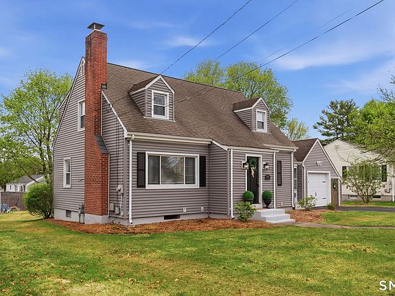 3rd image of 750 Wolcott Hill Road