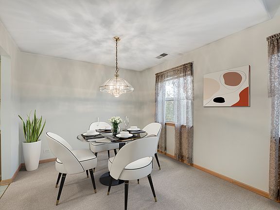 5th image of 62 Larch Ct Unit Rz2