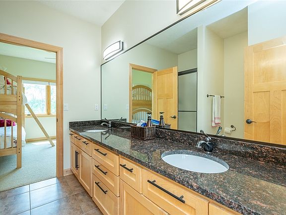 4th image of 16454 Creekside Cir