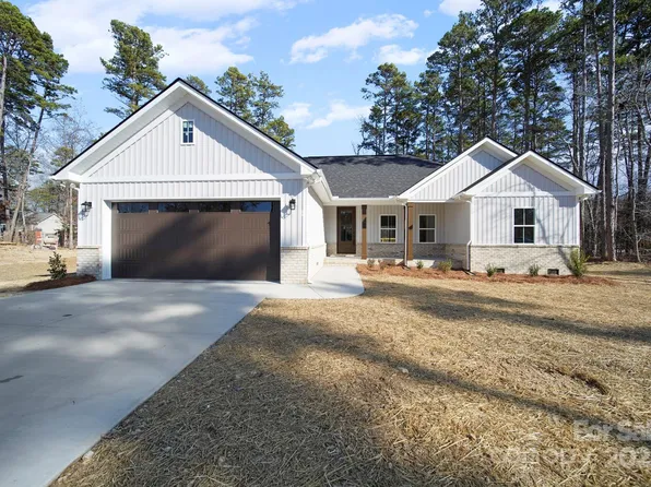 969 Bay Dr, Oakboro, NC 28129