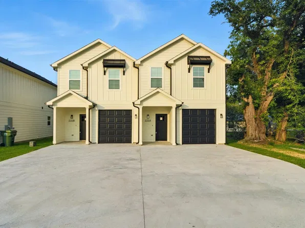 3150 N Cleveland St #A, Dayton, TX 77535