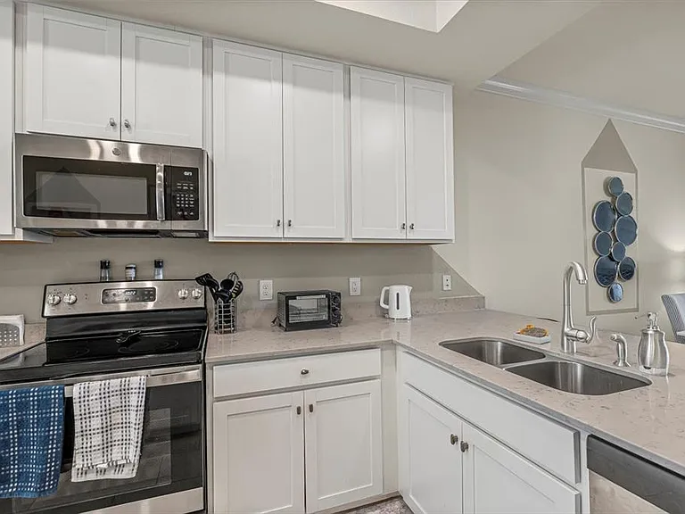 17810 Gawthrop Dr #304 — Photo 8