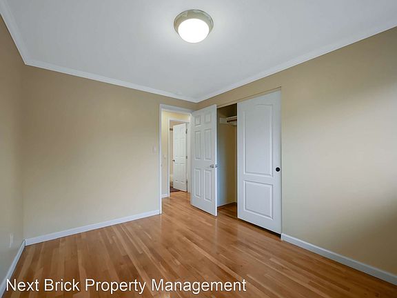 5th image of 122 156th Ave NE
