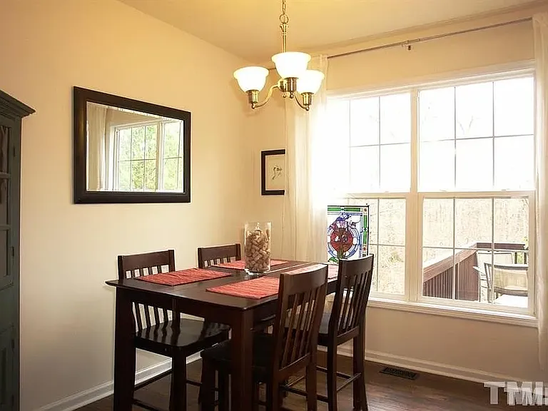 Dining /Breakfast Area