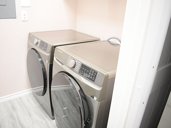 5th image of 1905 Banita St #101