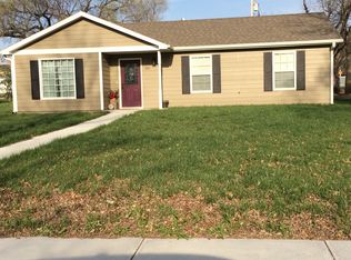 304 N 1st St, Olsburg, KS 66520