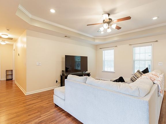 4th image of 26 Palmetto Pines Cir