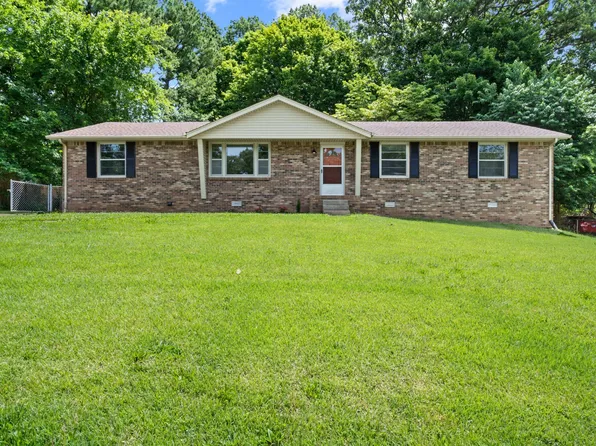 18 Binks Dr, Clarksville, TN 37042