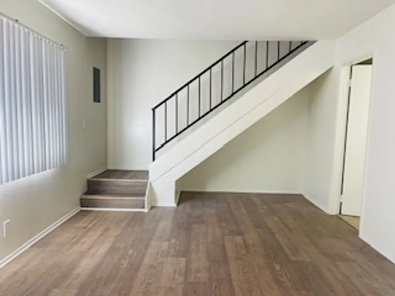 6442 Rostrata Ave — Photo 3