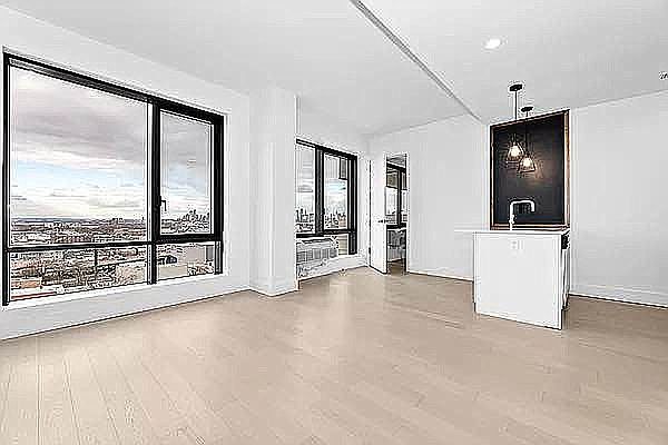 1st image of 557 4th Ave #904