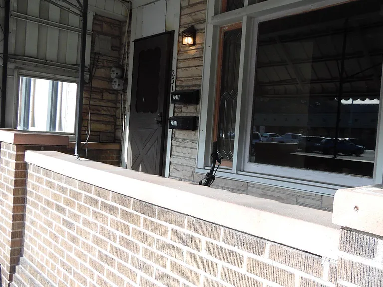 231 Cedar St #1 — Photo 2