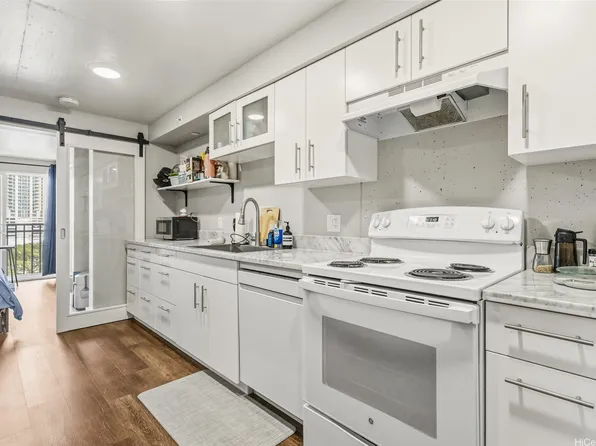 803 Waimanu St #702, Honolulu, HI 96813