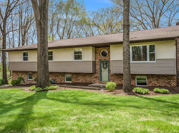 72 Sheila Ln, Valparaiso, IN 46385