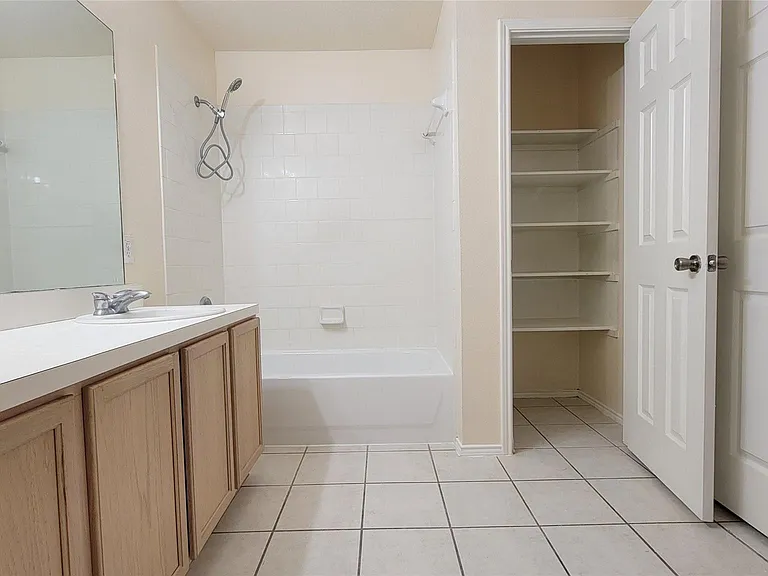 4831 Dark Canyon Ct — Photo 5