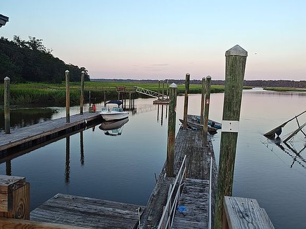 1177 Moore Haven Cir NE