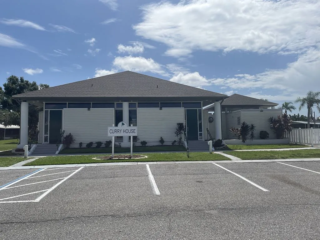3 bed, 2.0 bath, 1356 sqft, $1,599 — Photo 4
