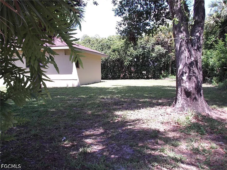 426 Hamilton Ave — Photo 2