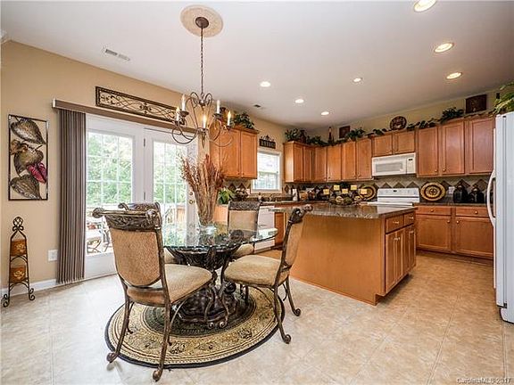 5th image of 10231 Glenburn Ln