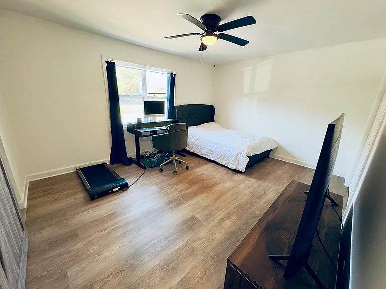 275 Winding River Dr — Photo 14