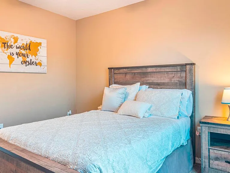 512 Blake Ave — Photo 31