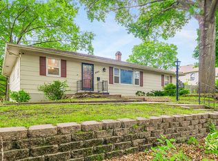 903 N 8th St, Leavenworth, KS 66048