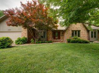 2055 E Savoy Ct, Springfield, MO 65804