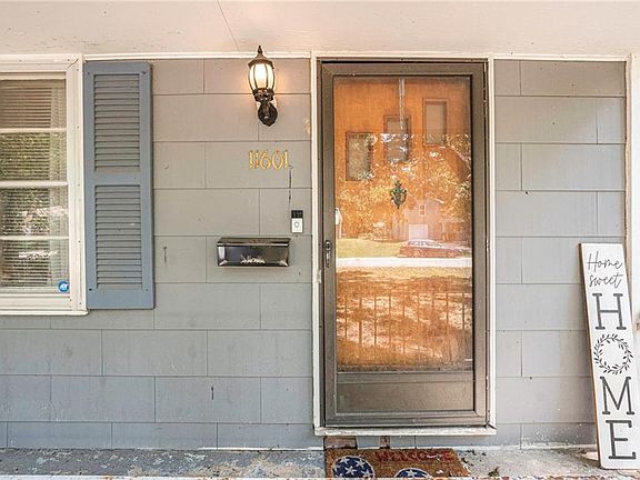 4th image of 11601 Belmont Ave