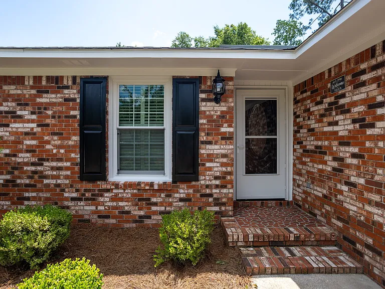 2704 Powhatan Dr — Photo 3