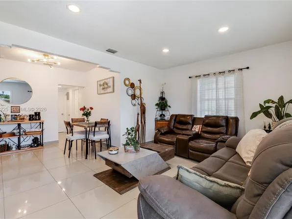 1059 NW 77th St, Miami, FL 33150