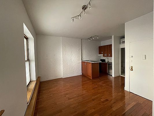 1st image of 121 W 95th St #2R