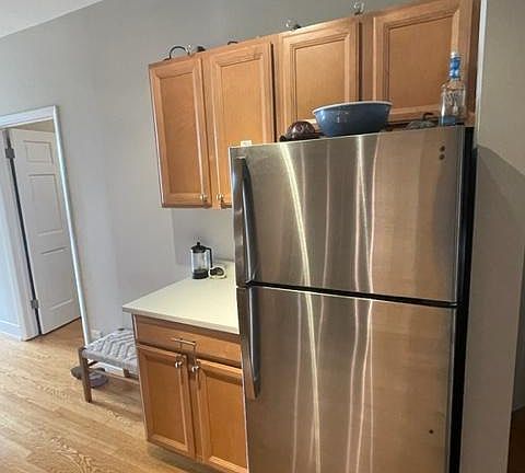 5th image of 1322 N Wolcott Ave APT 3F